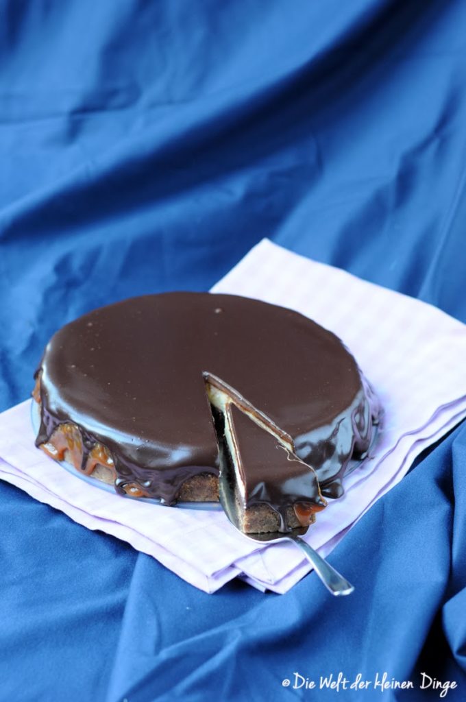 Die Welt der kleinen Dinge: Double Cheesecake mit Karamell- und Schokoguss