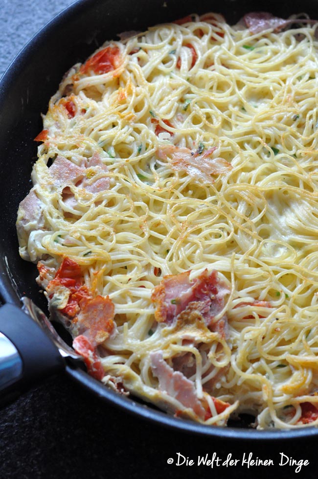 Die Welt der kleinen Dinge: Spaghetti-Frittata, wochenplan, resteverwertung, kochbuchchallenge